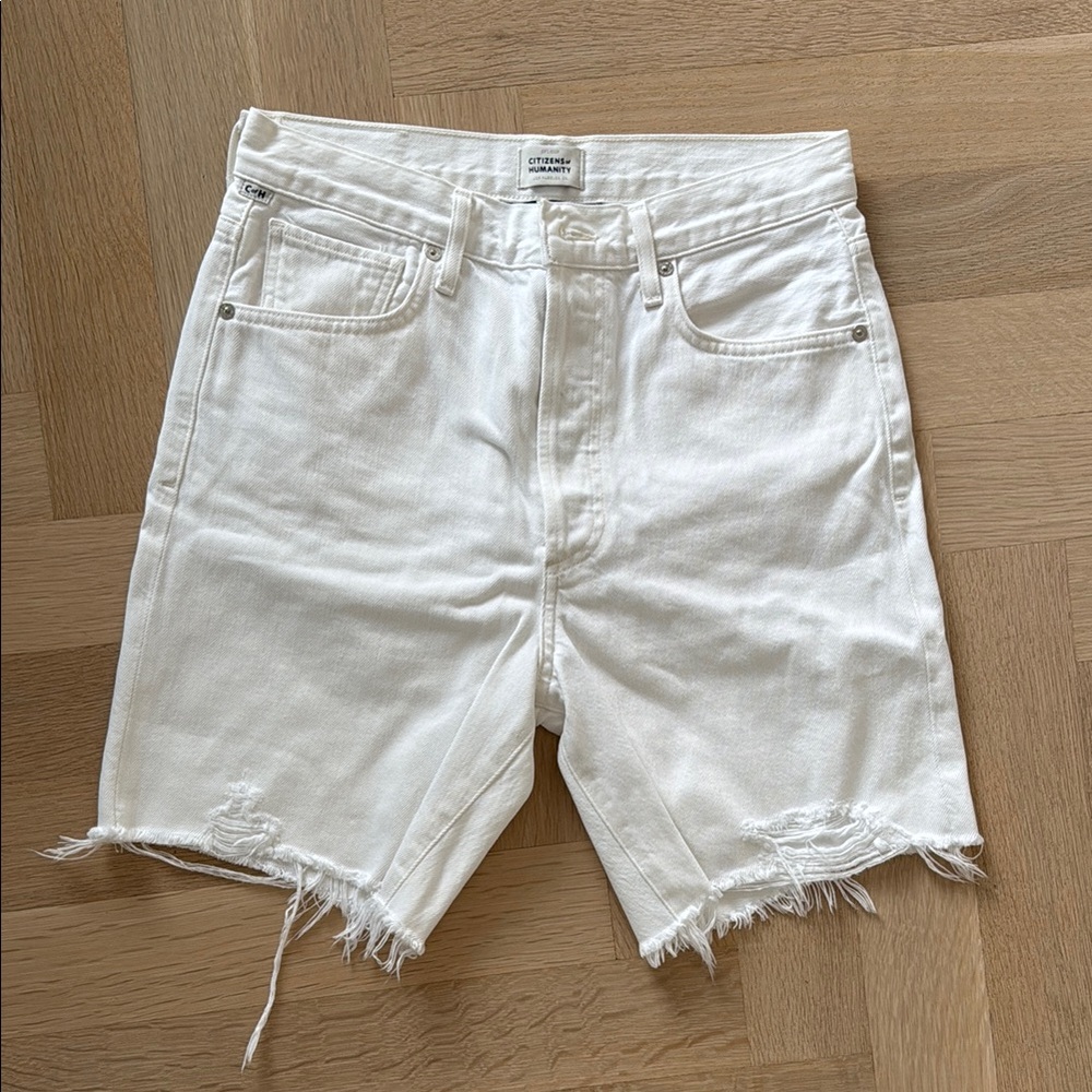 Citizens of Humanity White Bermuda Shorts Frayed bottom size 26